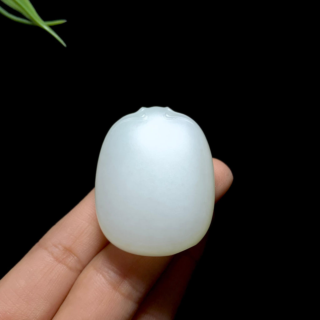 和田山流水羊脂白玉无事牌（36.0g）