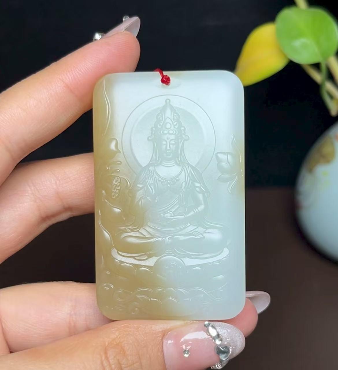 高品质和田玉糖白羊脂玉观音（57.1g）