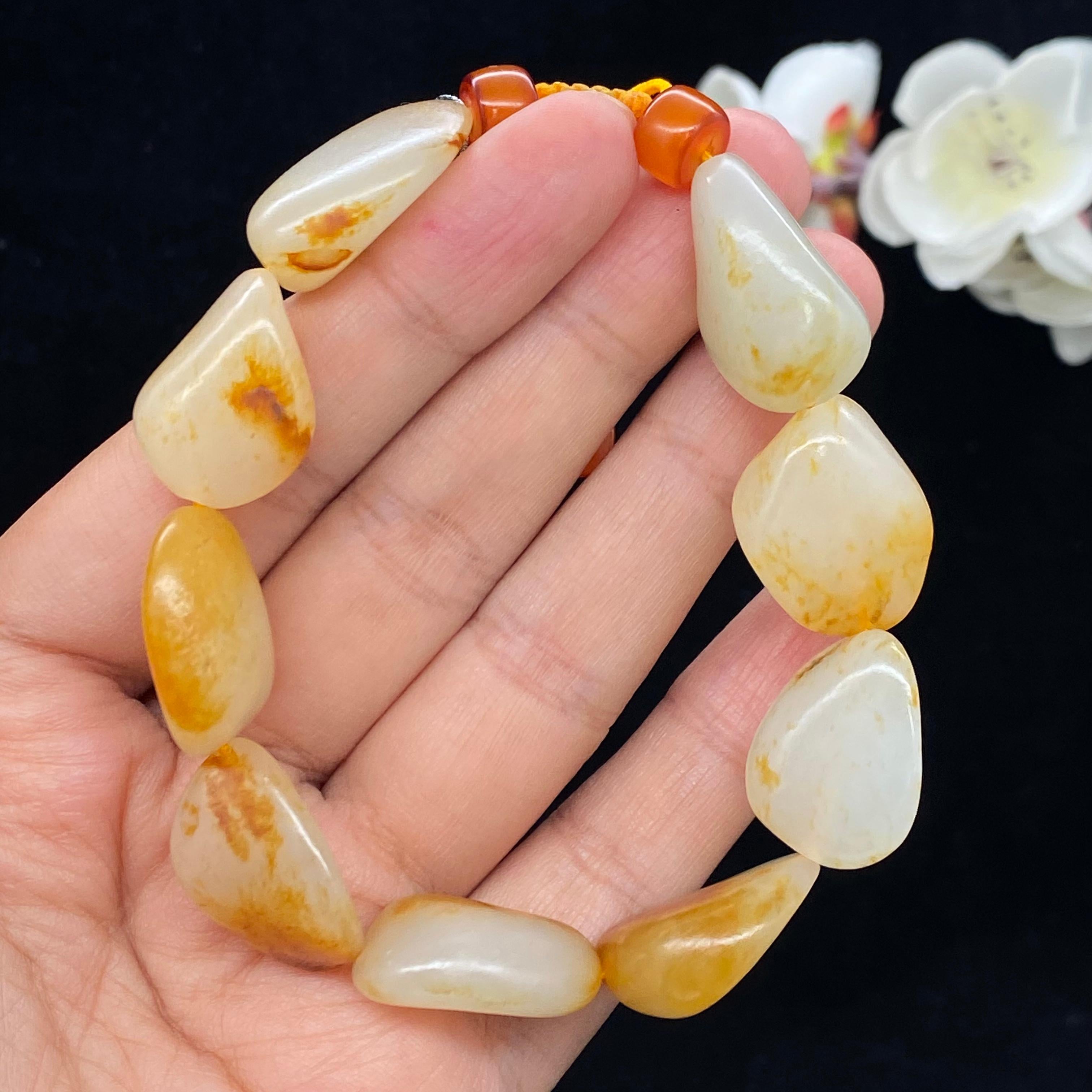 和田玉-洒金皮白肉籽料【精品手串】L2606200395（g）