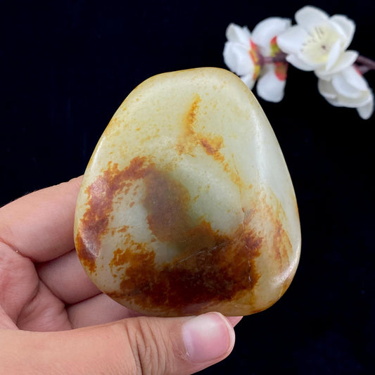 和田玉洒红皮青花底籽料原石（207.2g）