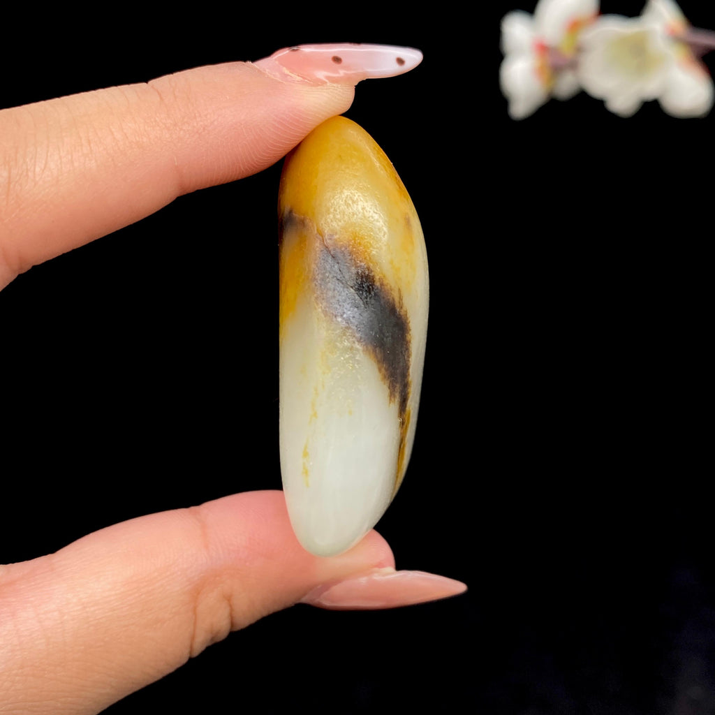 和田玉聚黄皮籽料挂件（48.8g）