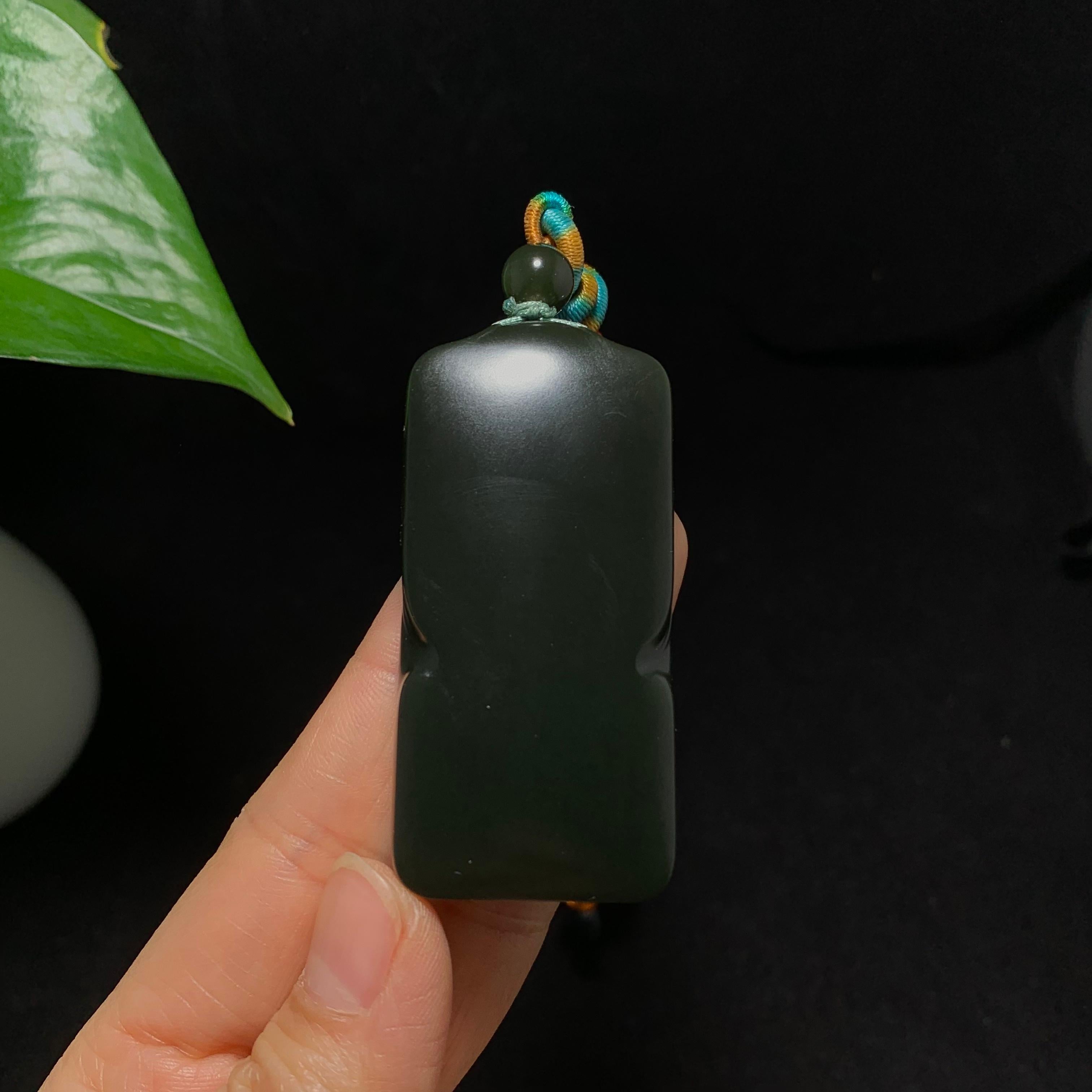 和田籽料黑青无事牌挂件（59.0g）