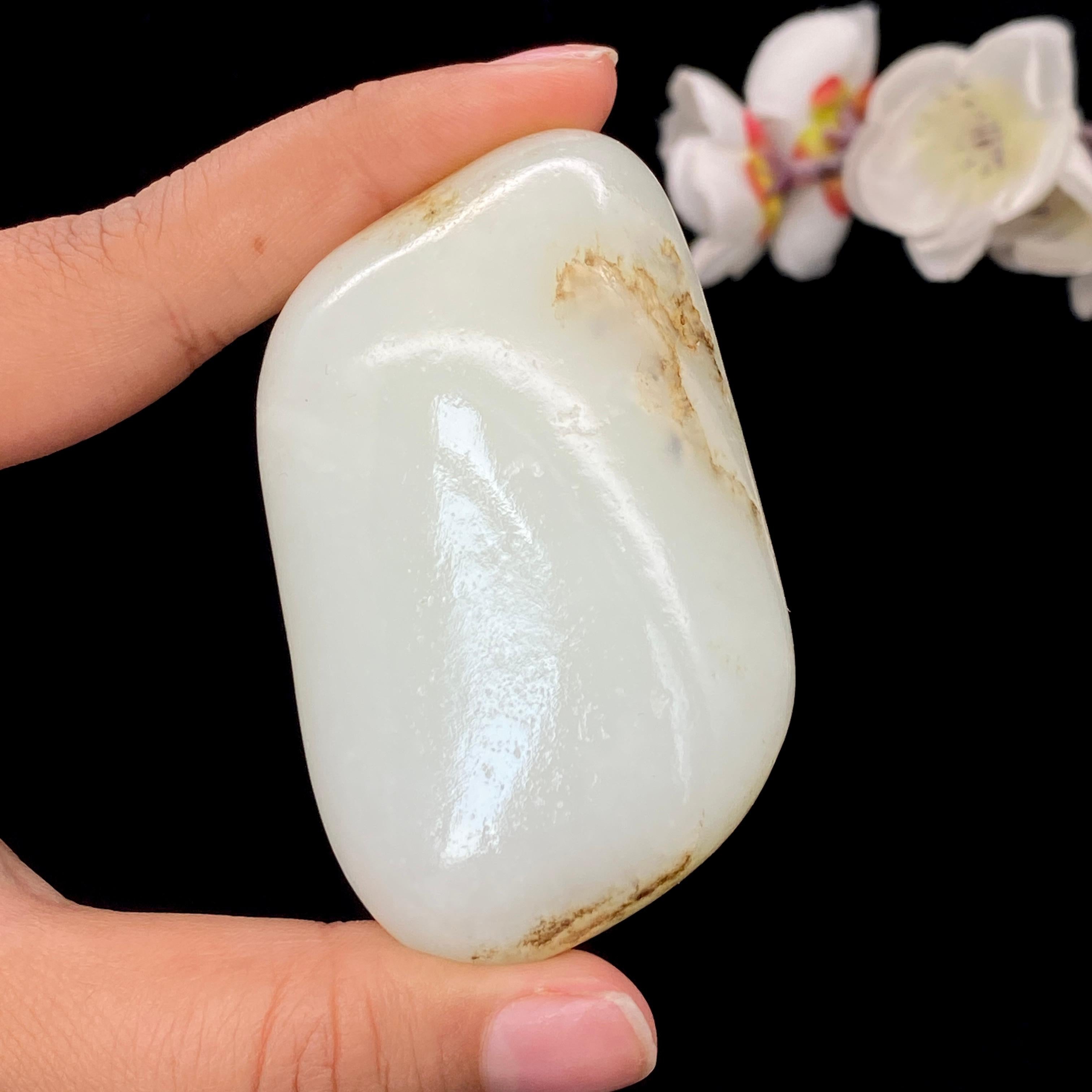 和田玉秋梨皮籽料手把件（152.2g）
