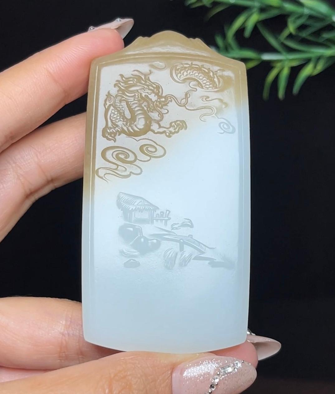 和田玉糖白羊脂玉山水龙牌（81.8g）