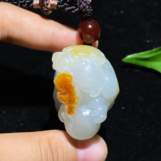 和田玉籽料貔貅把件（76.8g）