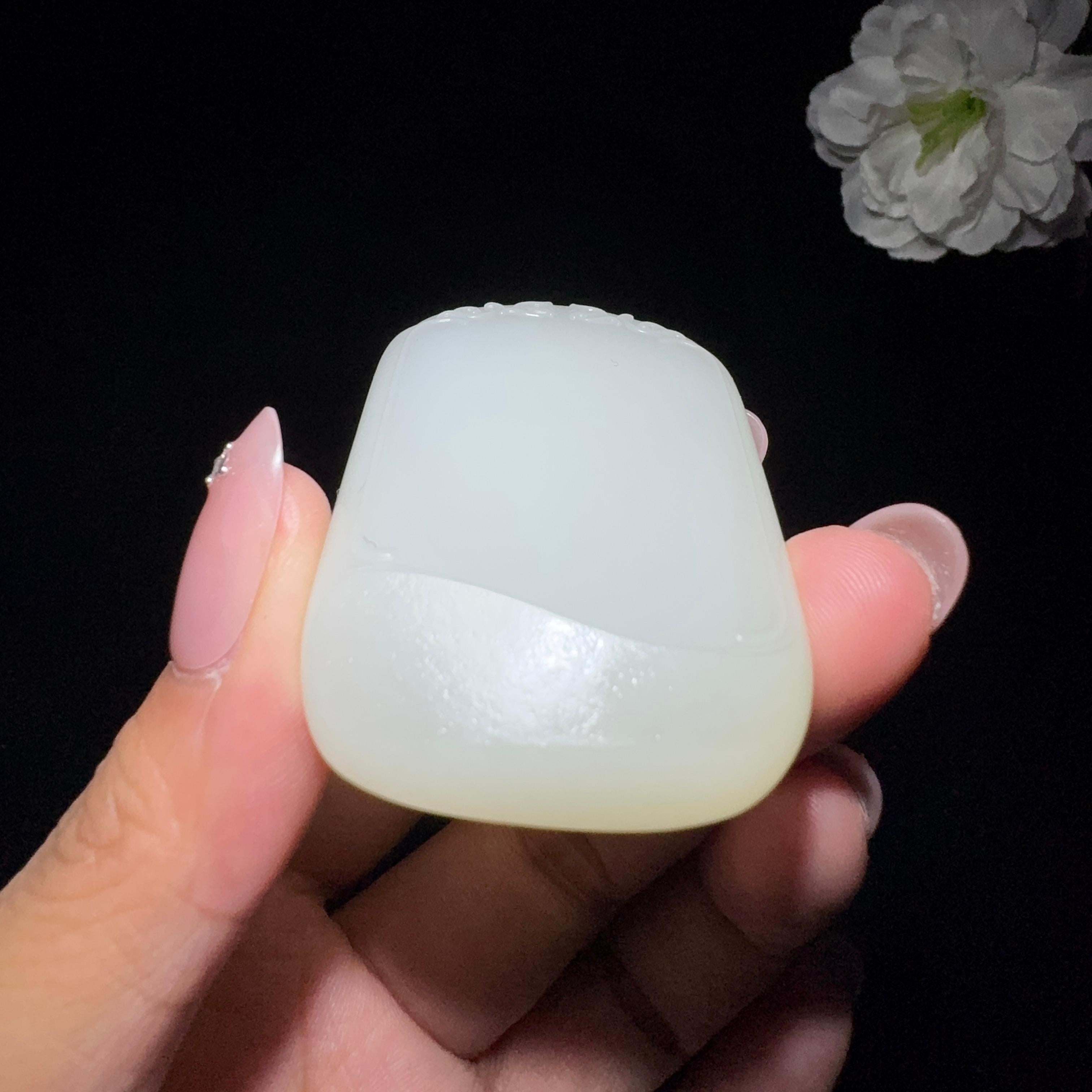 和田玉籽料平安无事牌（68.2g）