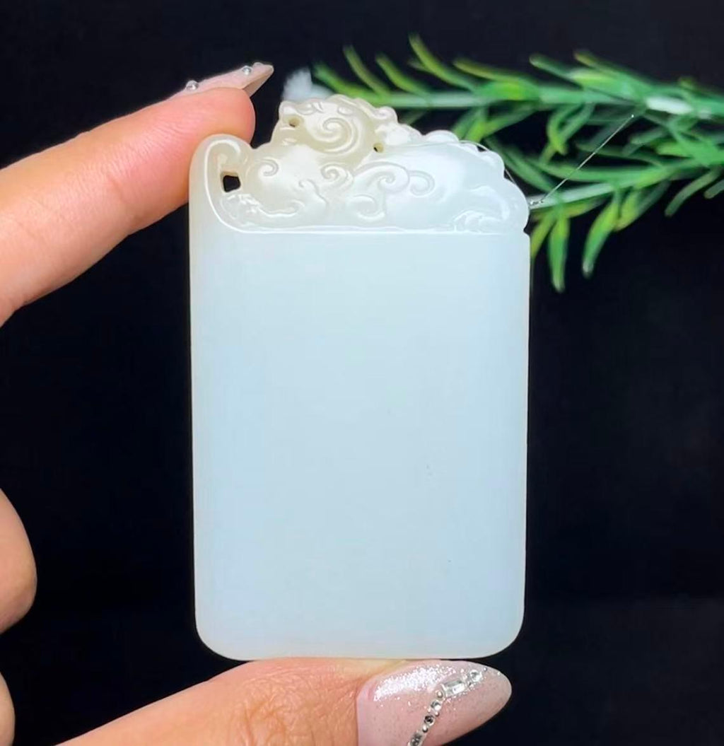 和田玉糖白貔貅府上有龙平安无事牌（76.6g）