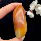 和田玉聚红皮籽料手把件（165g）