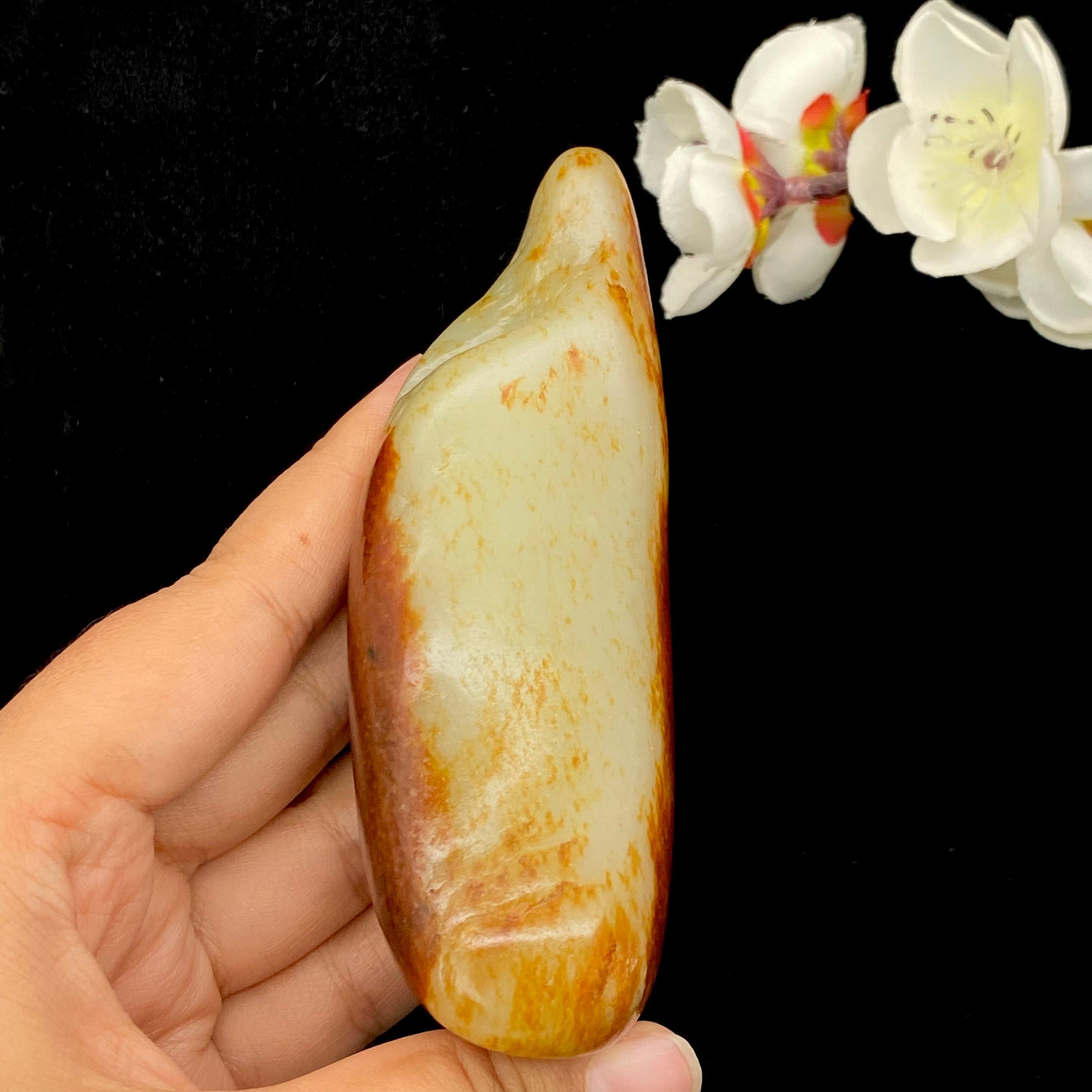 和田玉聚红皮籽料原石（259.7g）