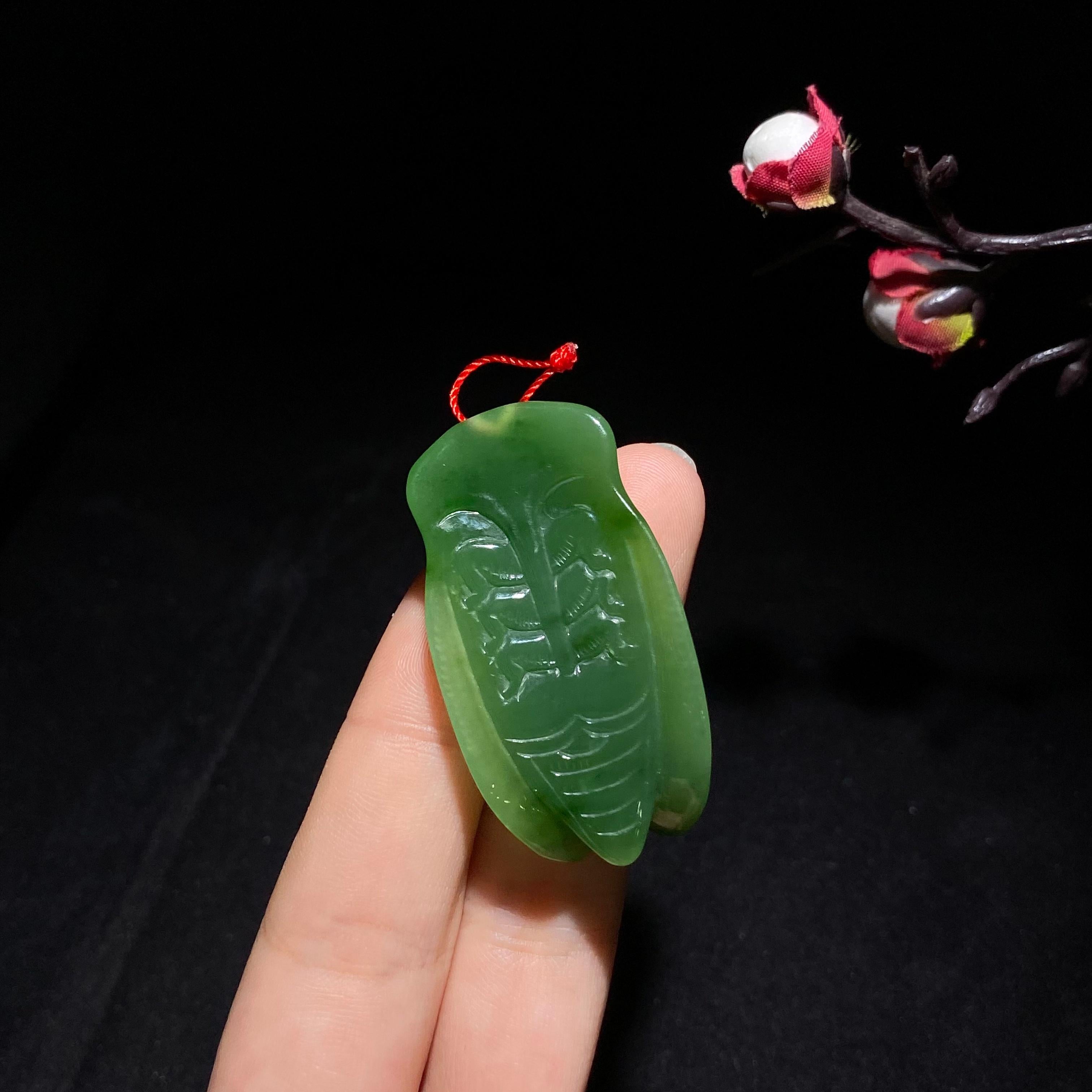 碧玉菠菜绿一鸣惊人挂件（14.6g）