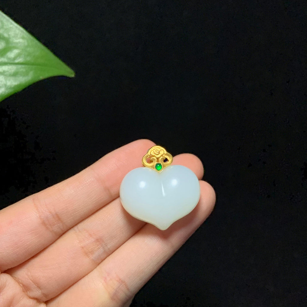 收藏级金镶玉羊脂白玉屁桃爱心挂件（12.5g）