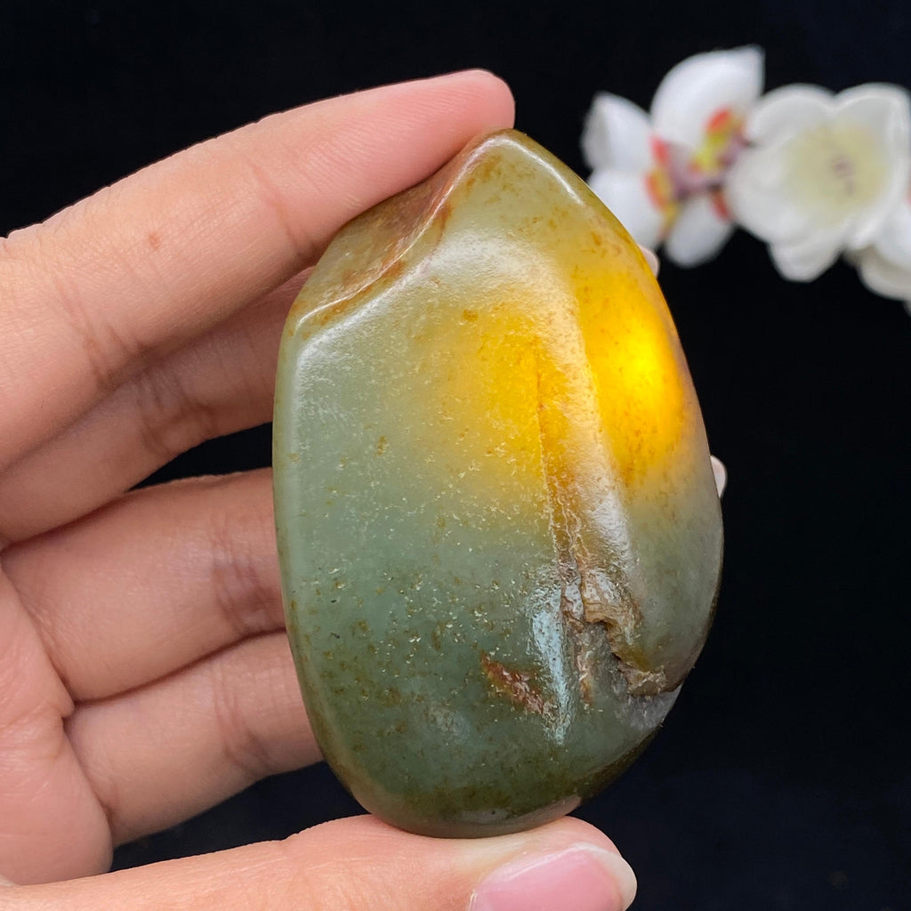 和田玉红皮带翠籽料（88.2g）