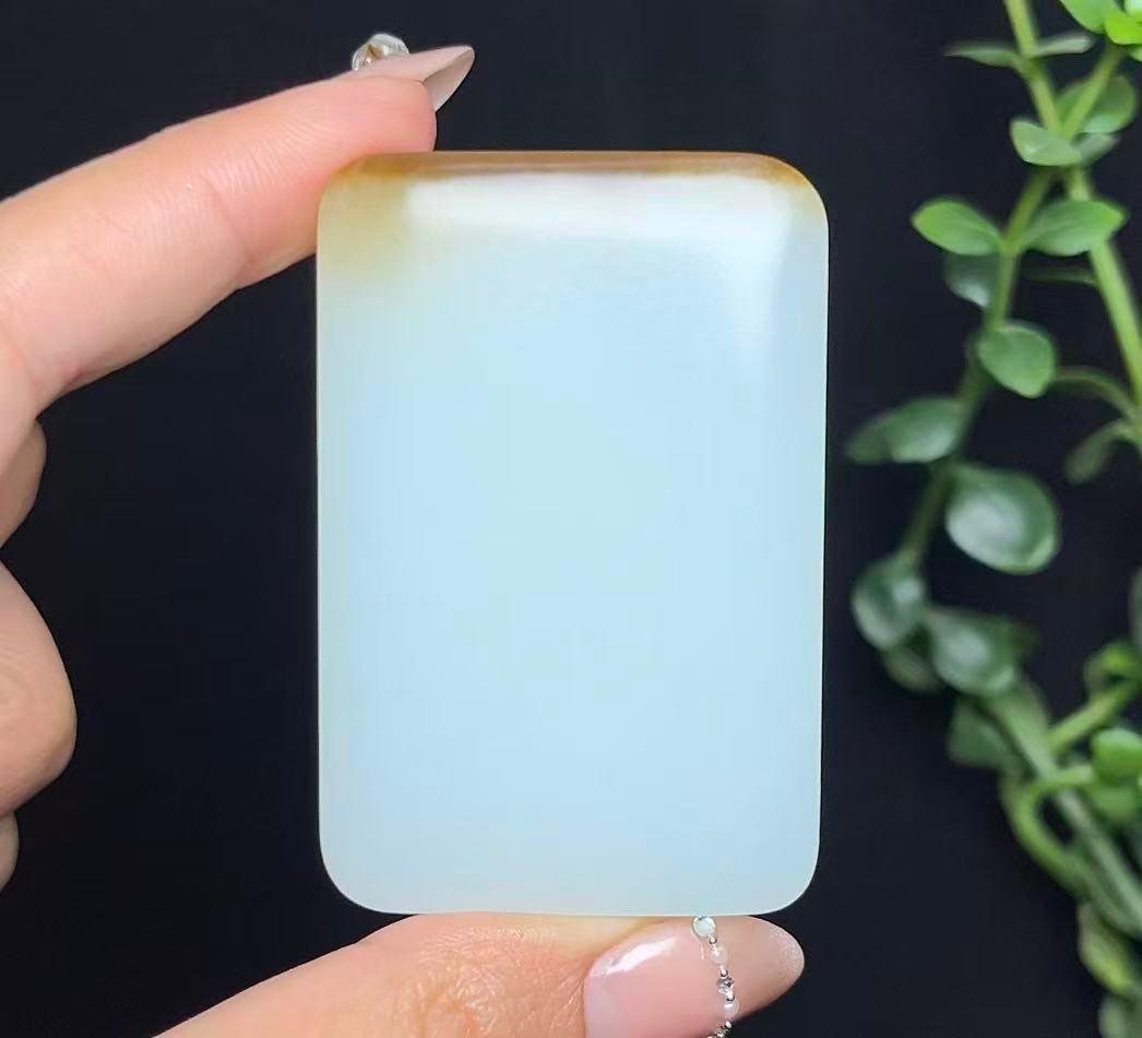 和田玉糖白羊脂玉平安无事牌（80.2g）