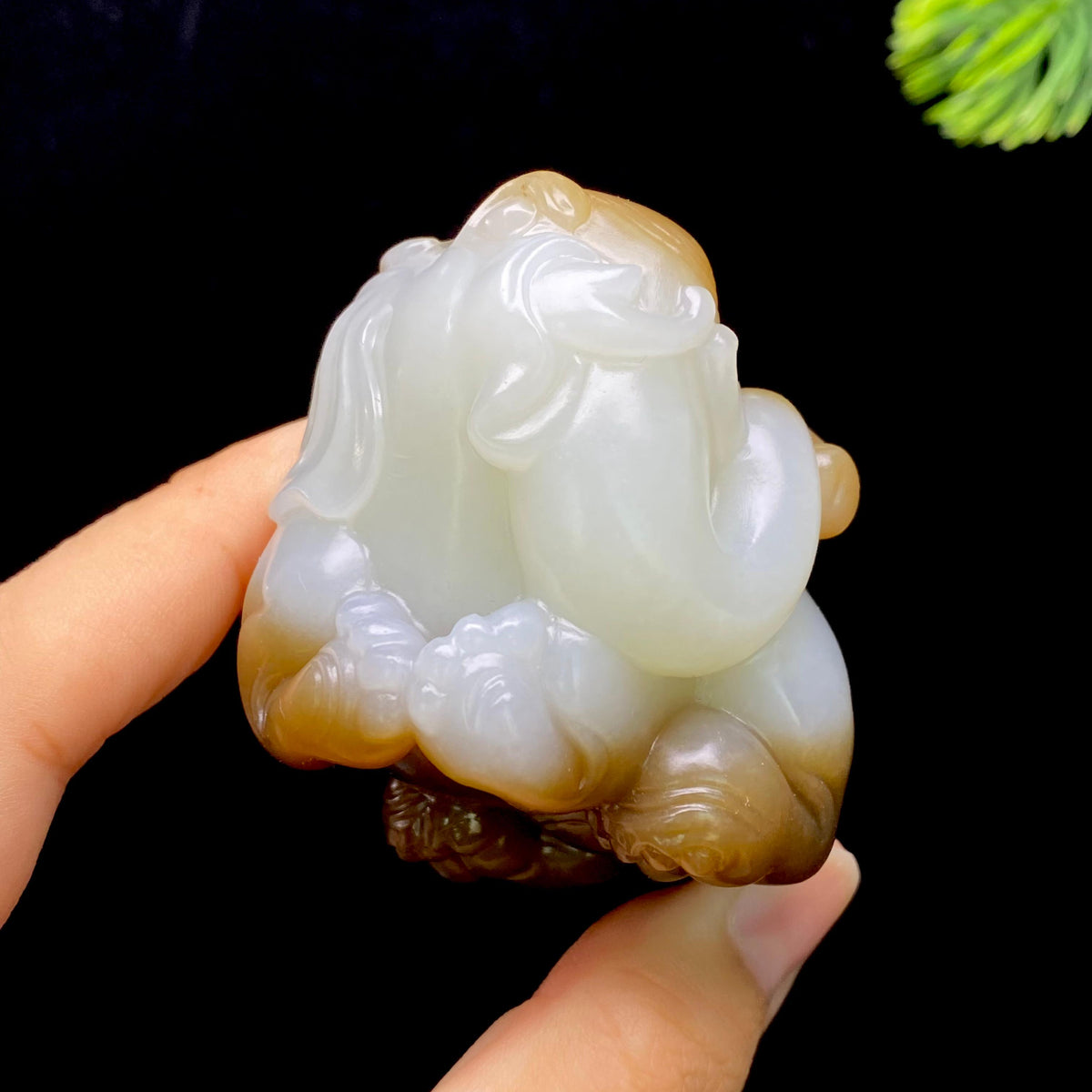 和田玉糖白玉大象手把件（145.8g）