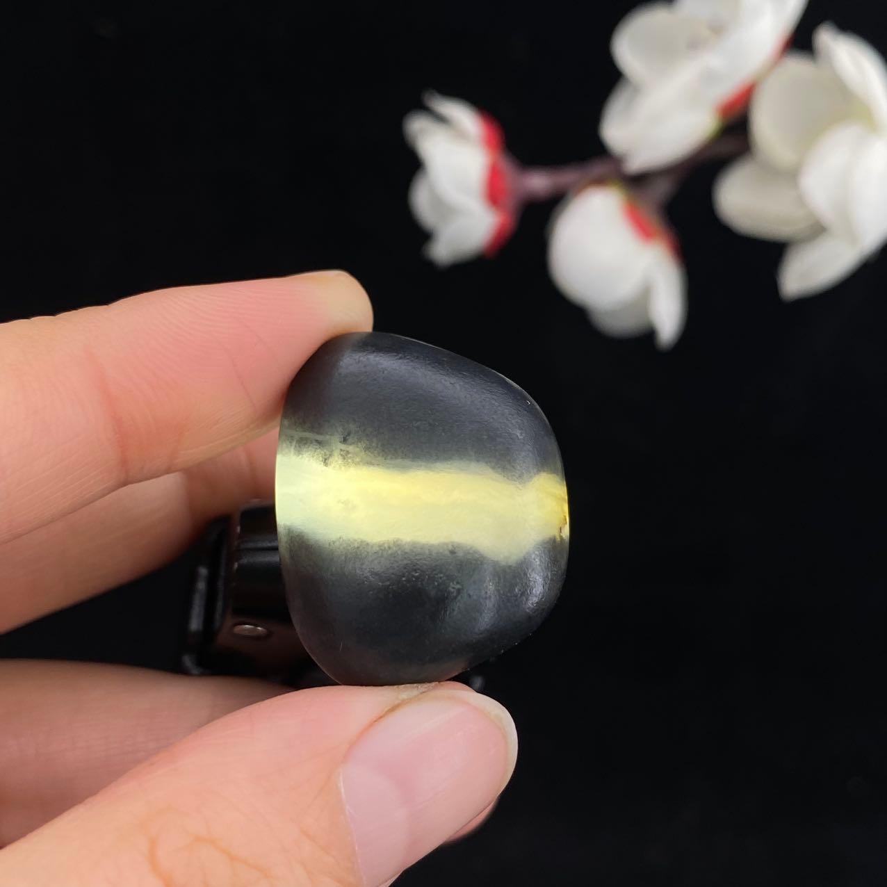 和田玉青花籽料原石（12.3g）