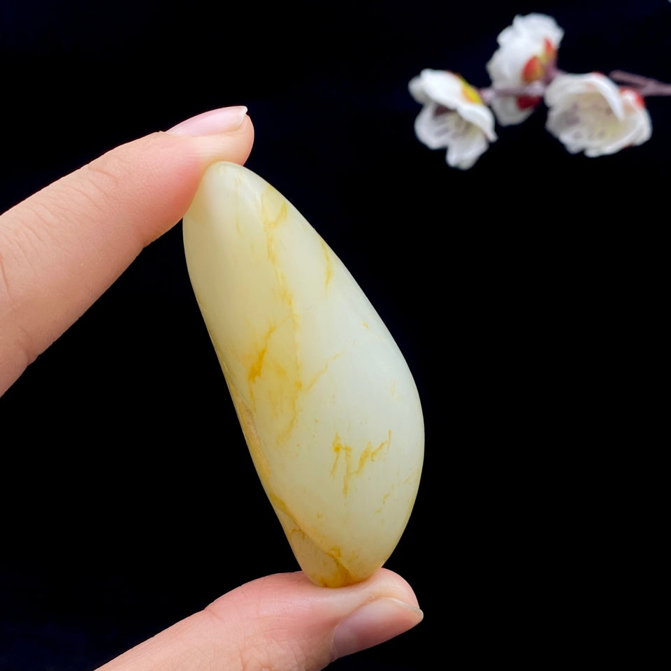 和田玉洒金皮籽料原石（63.4g）