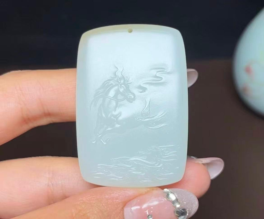 新疆和田玉且末料羊脂玉生肖马马到成功（39.4g）