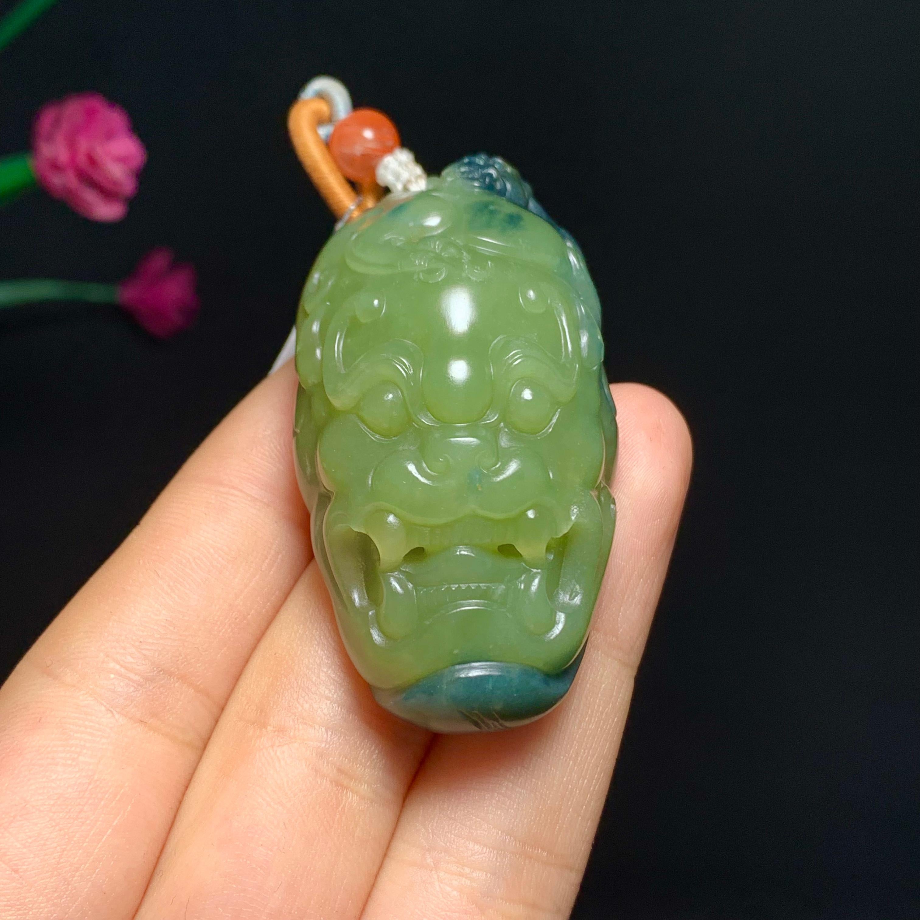 和田玉山料青黄口兽面挂件（46.2g）