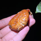 和田玉籽料黄沁一念之间挂件（52.7g）