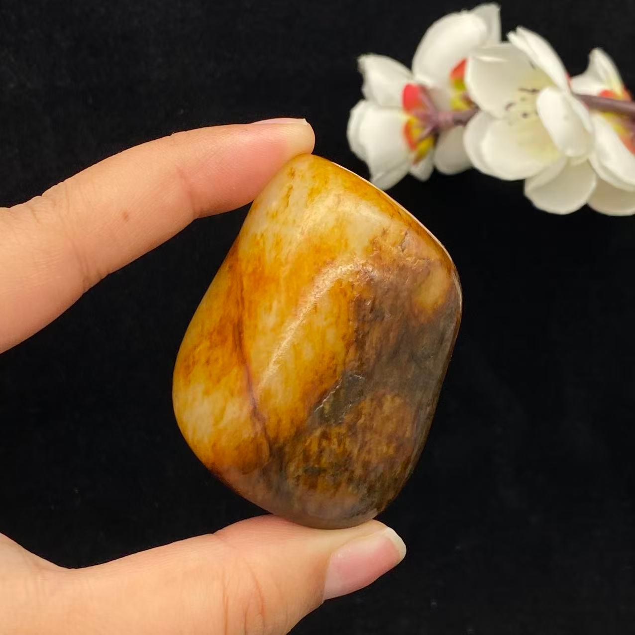 和田玉聚红皮籽料手把件（120.9g）