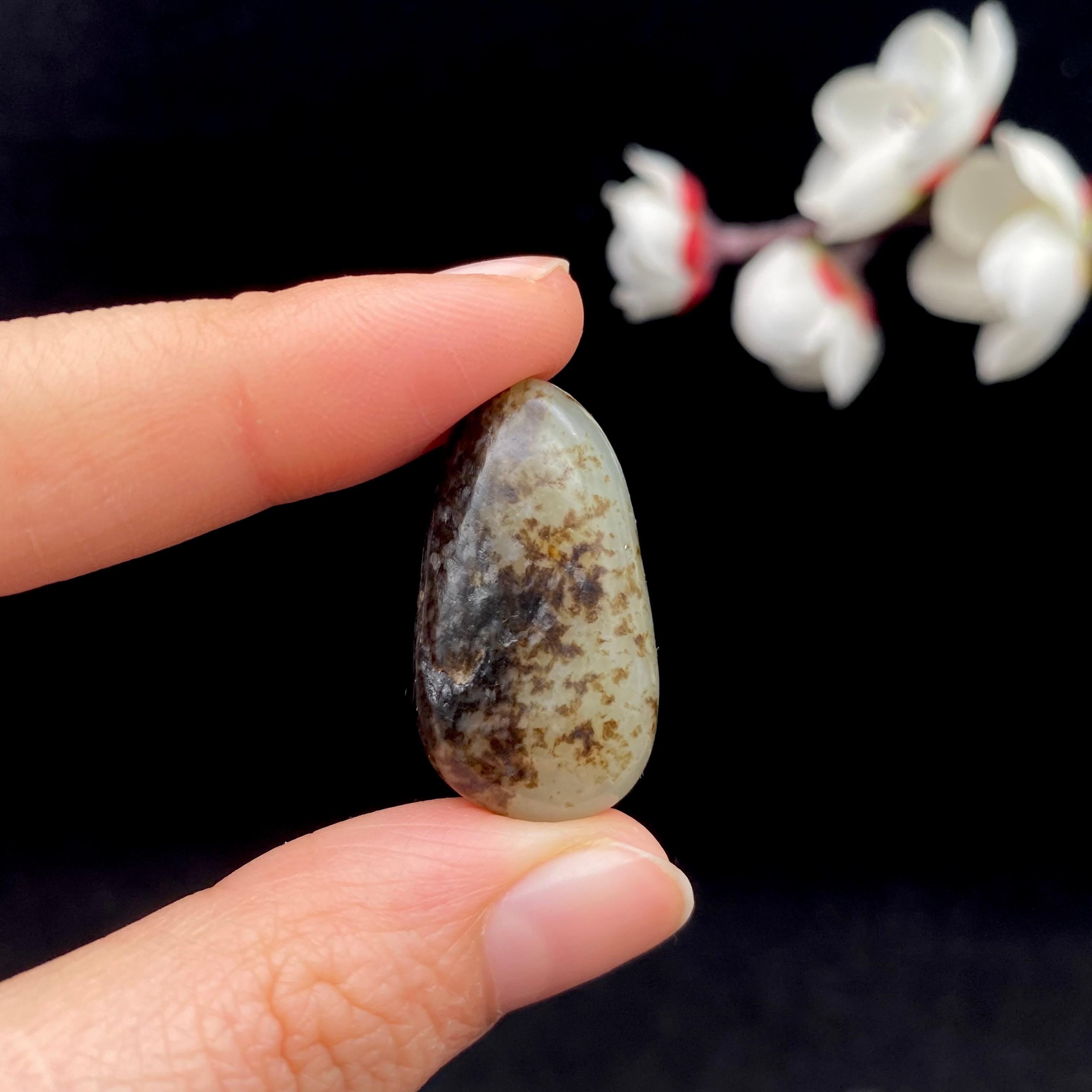 和田玉秋梨皮籽料（8.2g）