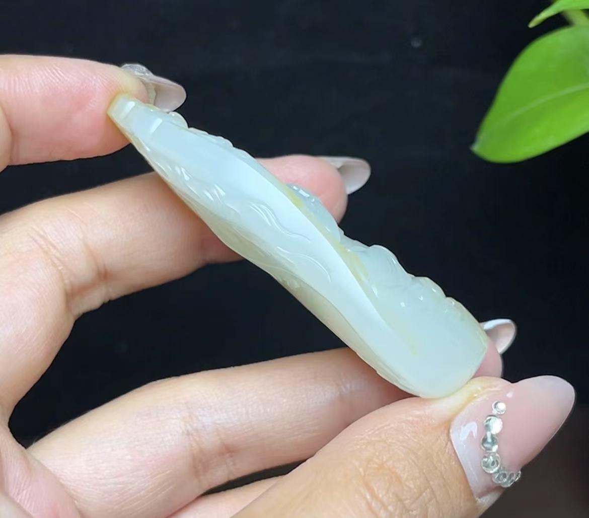 新疆和田玉籽料黄皮白肉观音（37.0g）