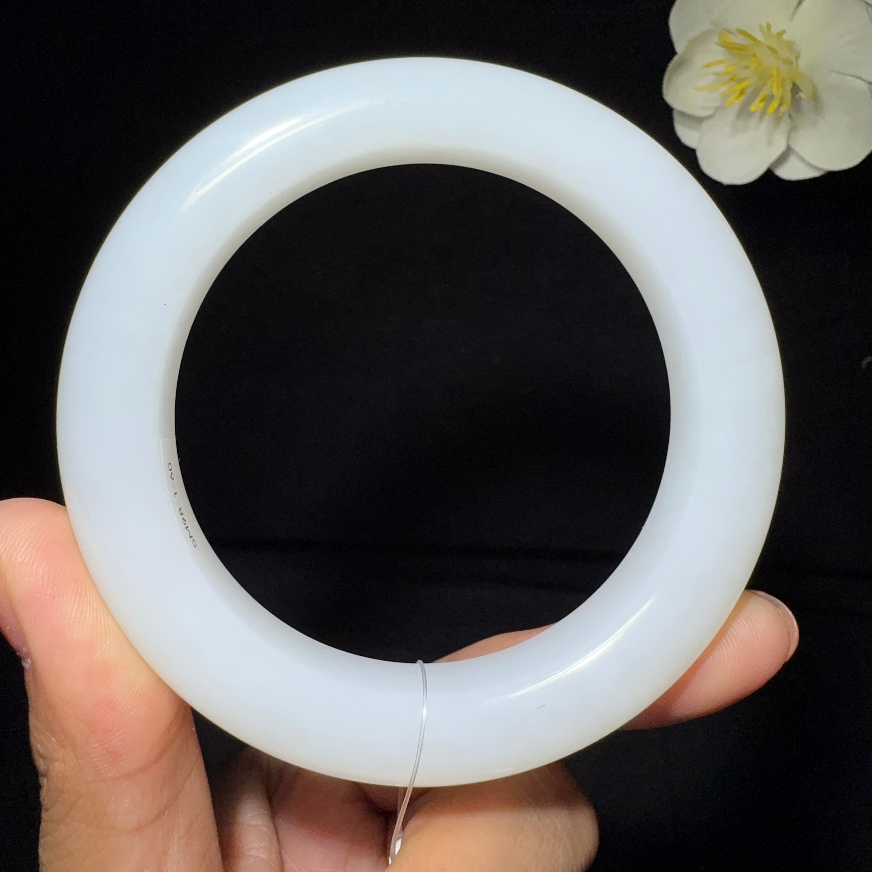 和田玉精品白玉手镯（75.2g）