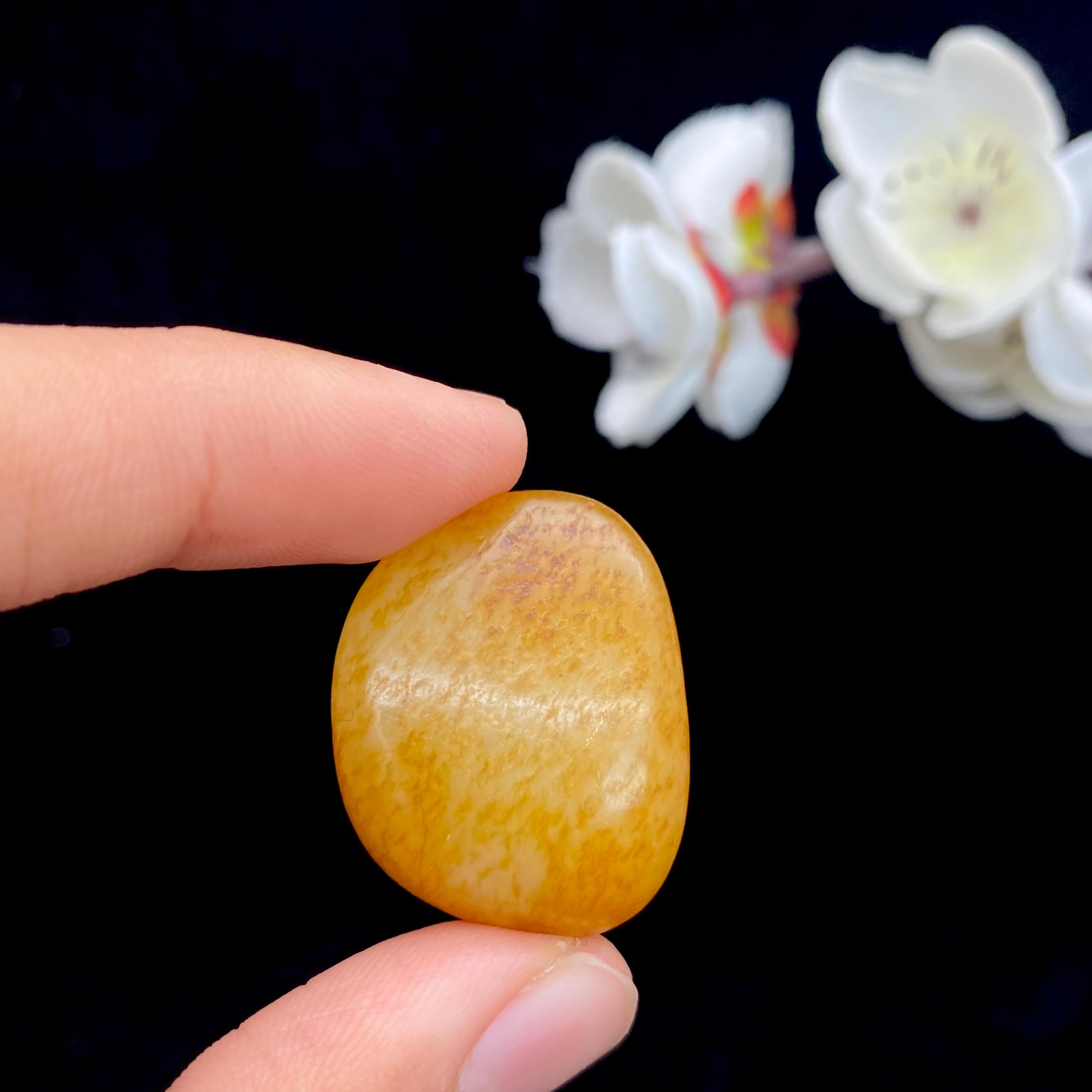 和田玉洒金皮籽料原石（13.7g）
