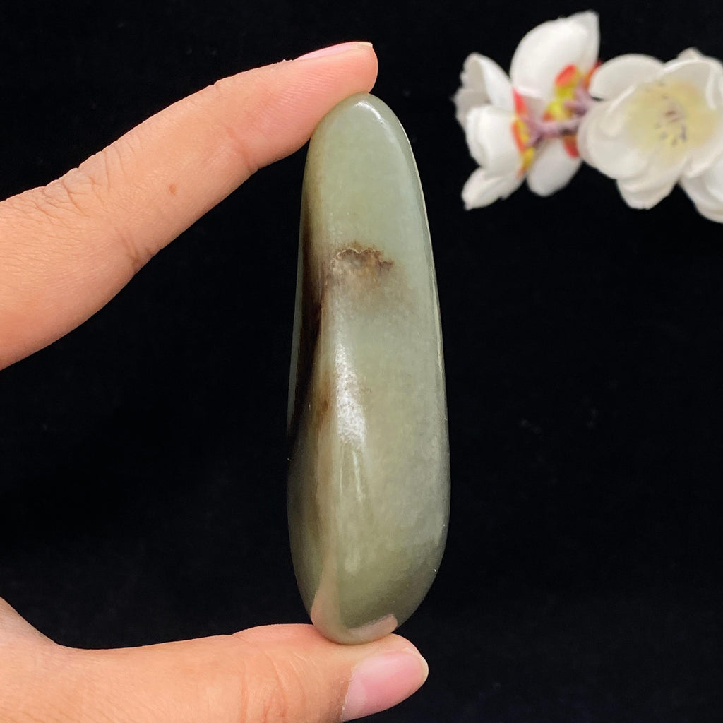 和田玉聚黑皮籽料手把件（120.2g）