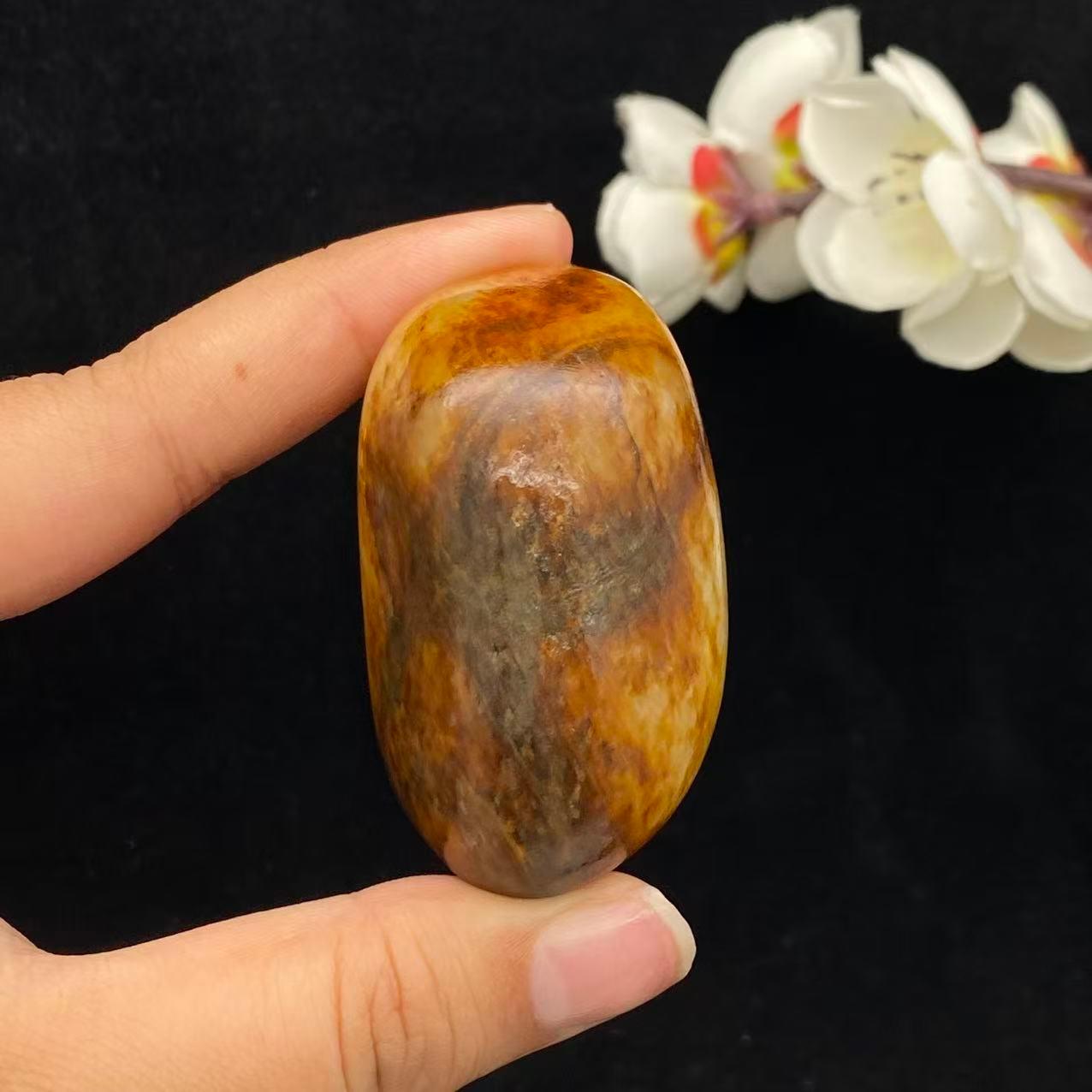 和田玉聚红皮籽料手把件（120.9g）