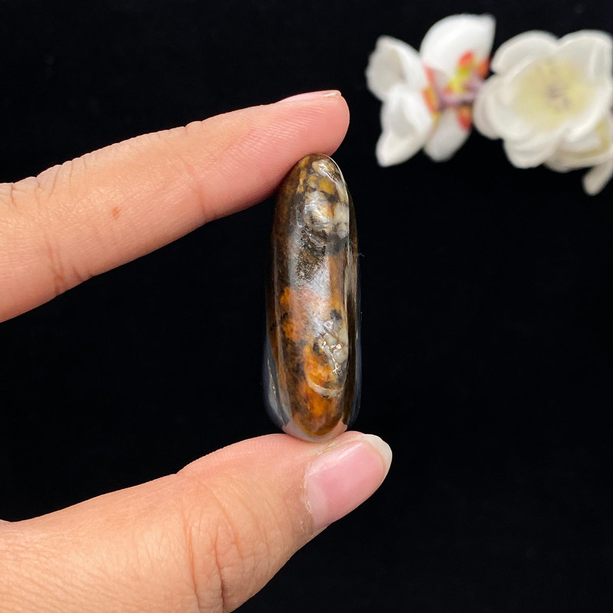 和田玉青花带黄皮籽料挂件（26.3g）