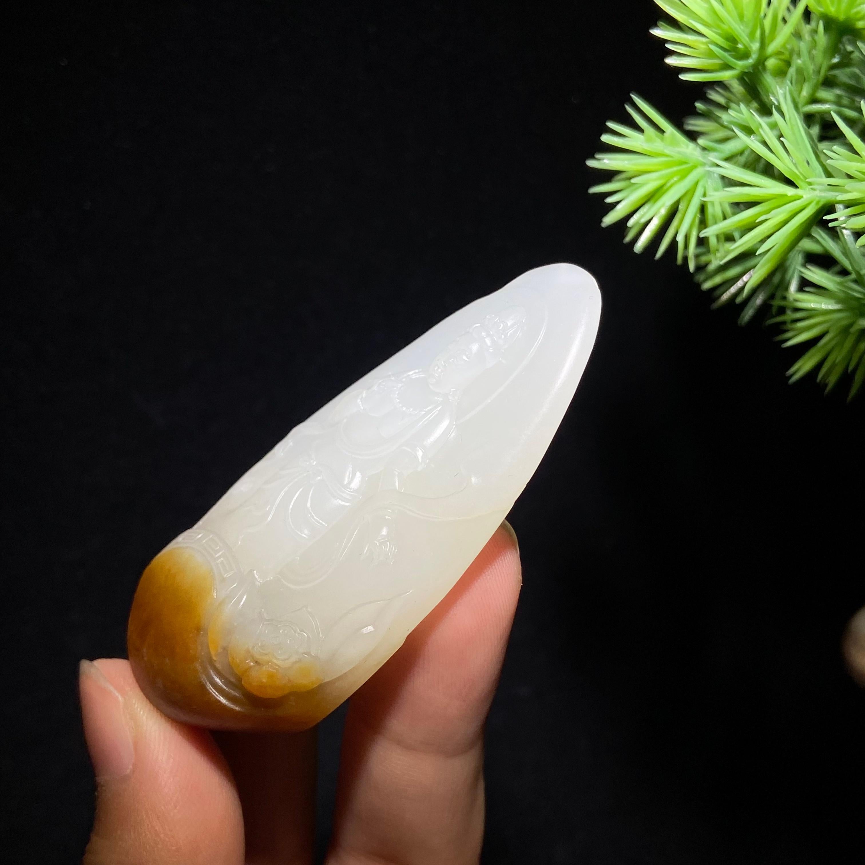 和田玉籽料观音（33.5g）
