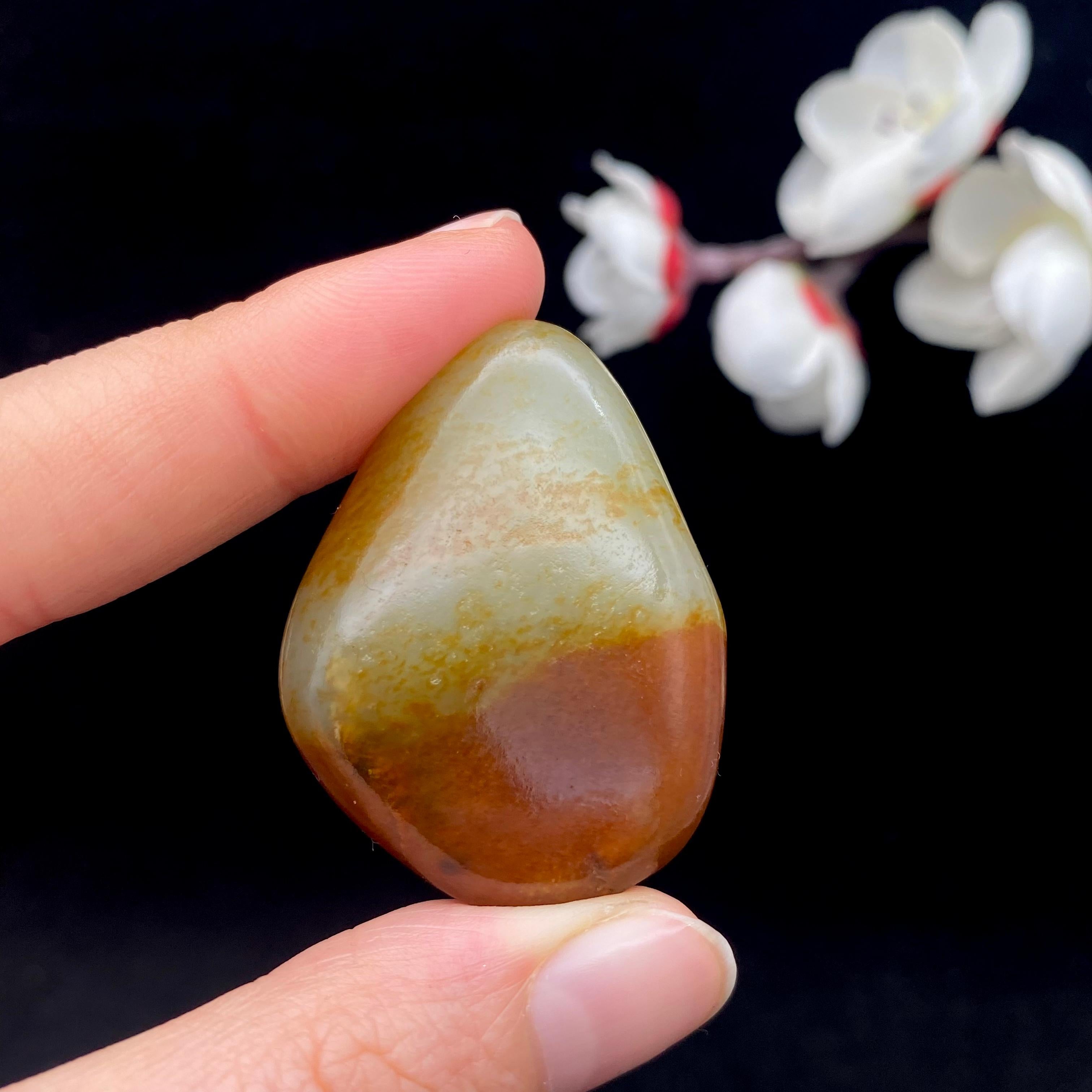 和田玉聚红皮籽料挂件（23.1g）