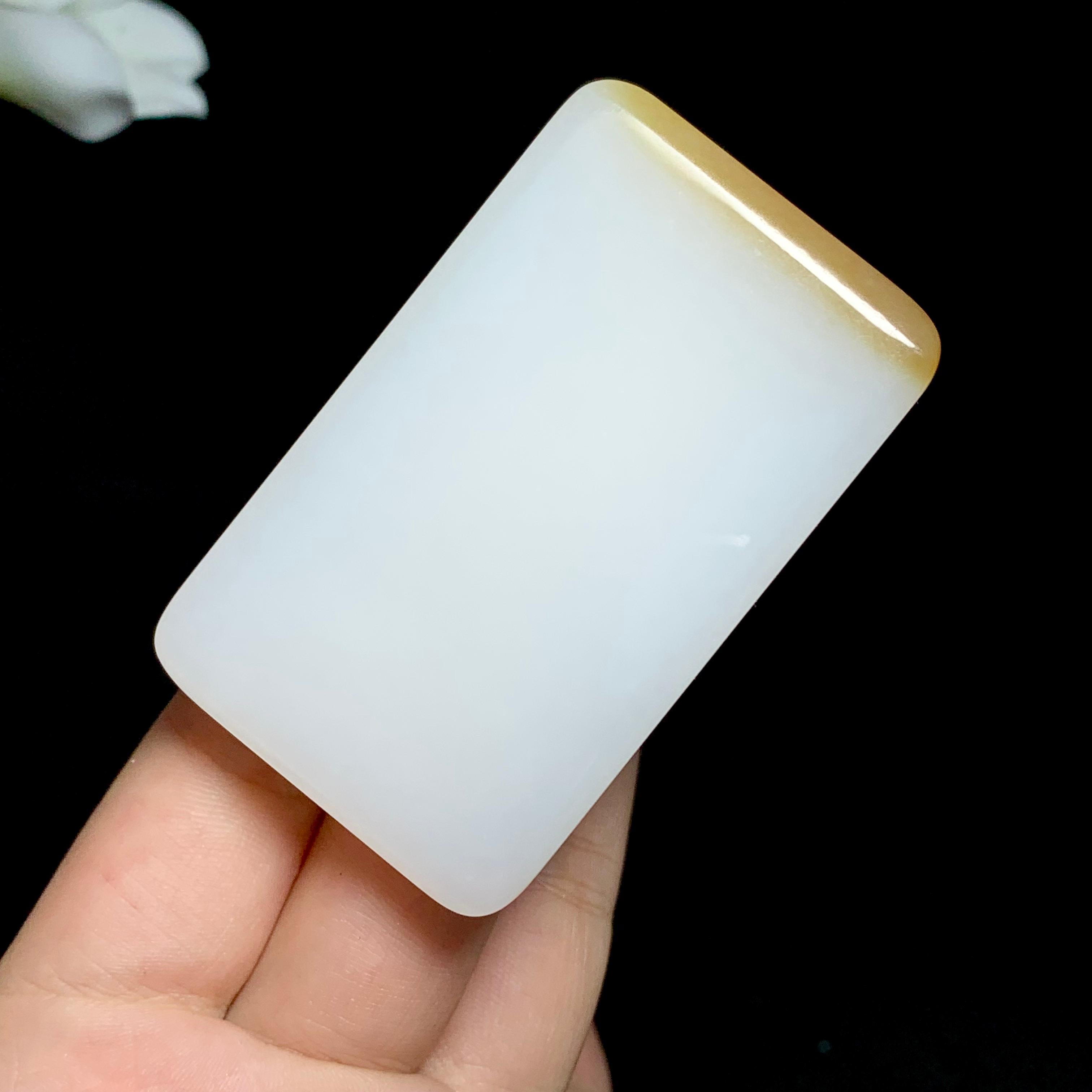 精品和田羊脂糖白玉无事牌（79.7g）