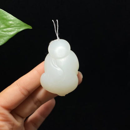 和田玉山料白玉佛公挂件（43.4g）