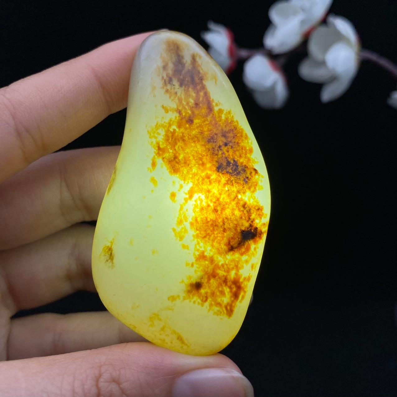 和田玉聚红皮籽料挂件（48.6g）