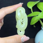 新疆和田玉若羌黄口生肖蛇腰缠万贯（23.9g）