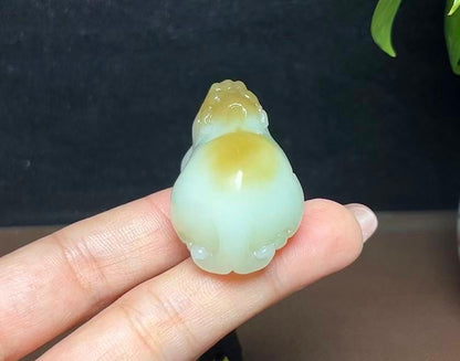 新疆和田玉且末料糖白貔貅（37.2g）