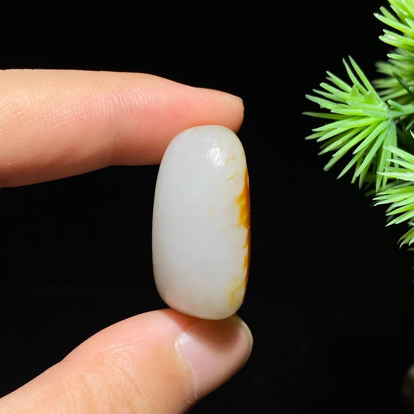 和田玉红皮带青花籽料原石（13.2g）
