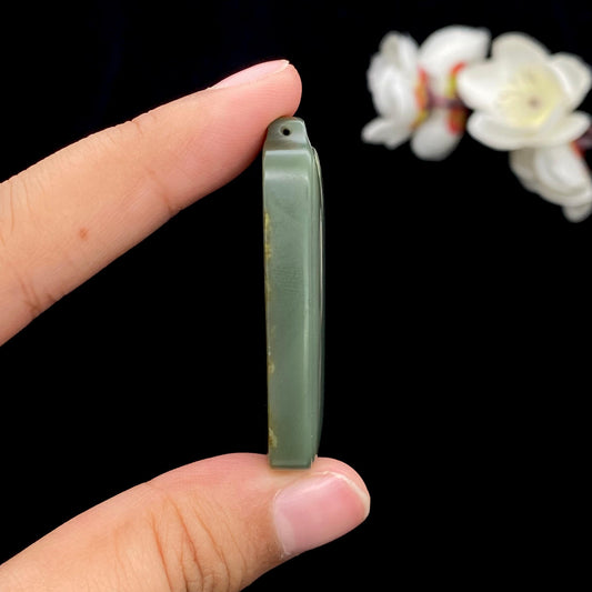 和田玉沙枣青籽料【平安无事牌】（20.6g）
