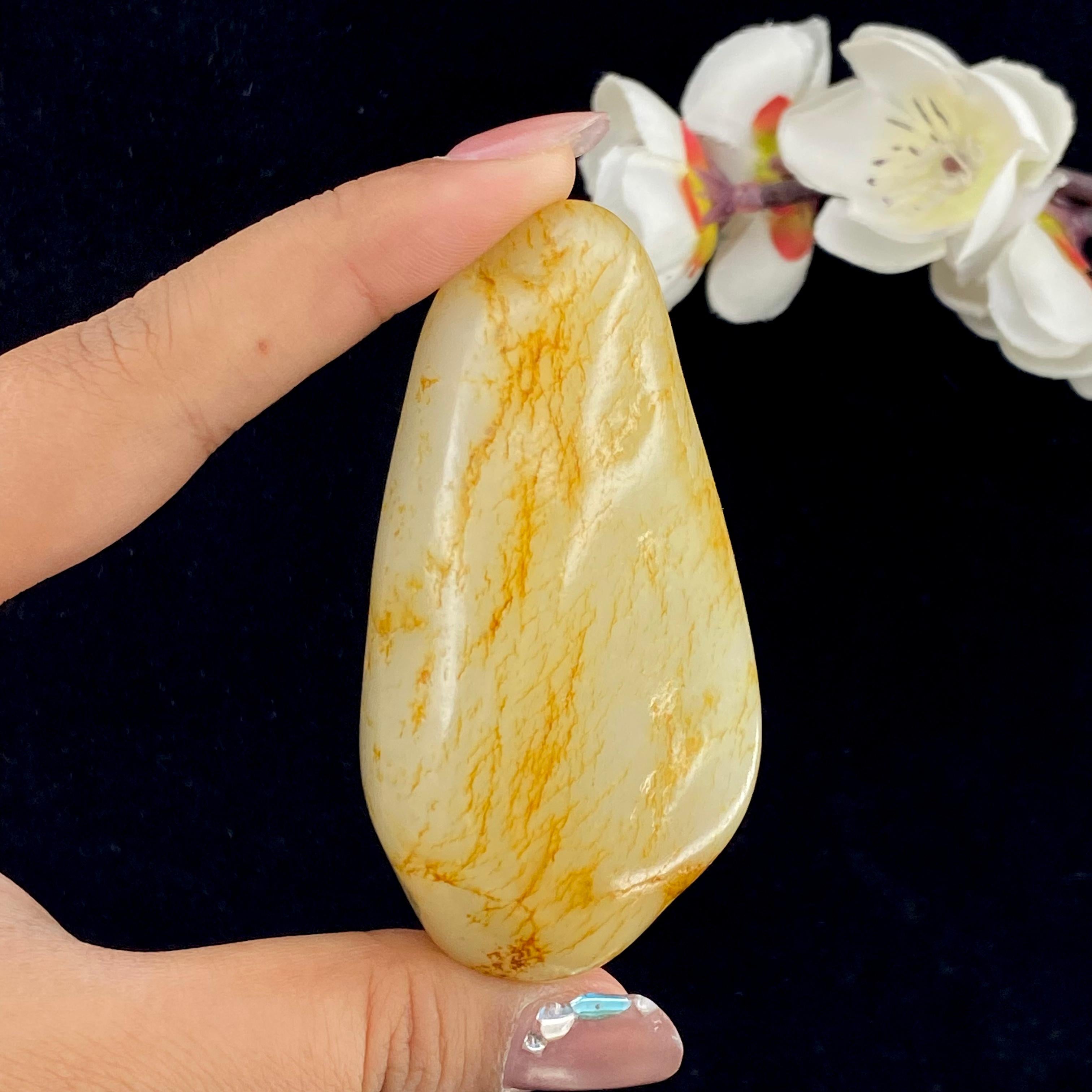 和田玉洒红皮籽料手把件（106.9g）