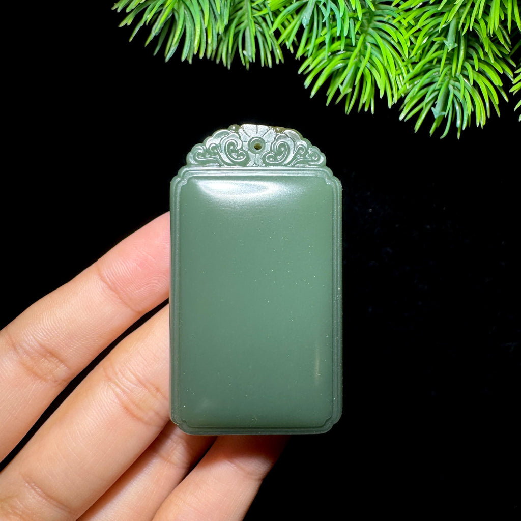和田玉籽料沙枣青无事牌（55.4g）