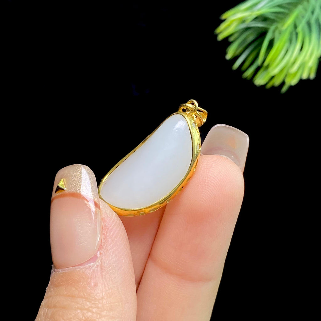和田玉18k镶金籽料吊坠（5.2g）
