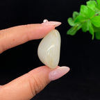 和田玉白玉带洒金皮籽料（26g）