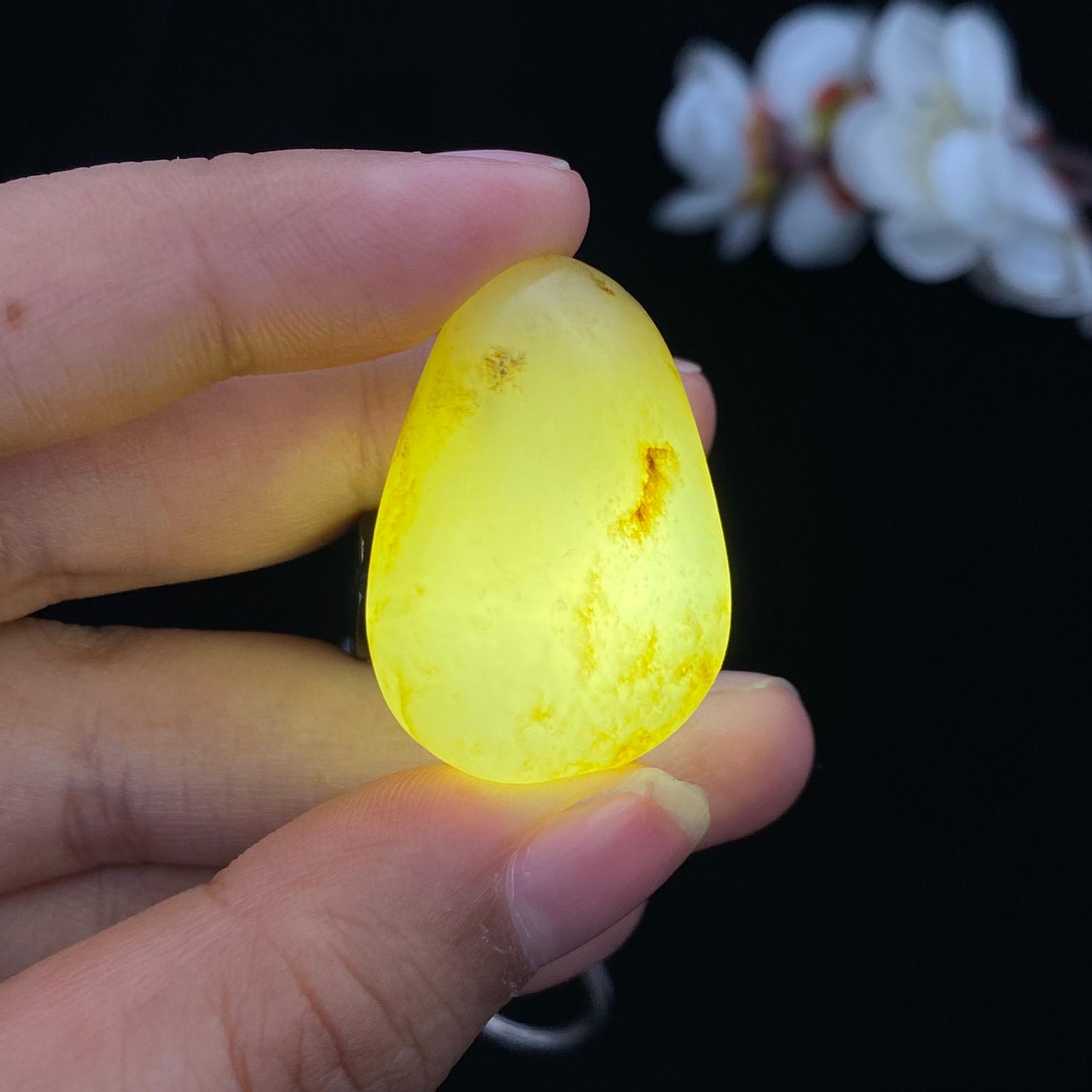 和田玉秋梨皮籽料原石（13.8g）