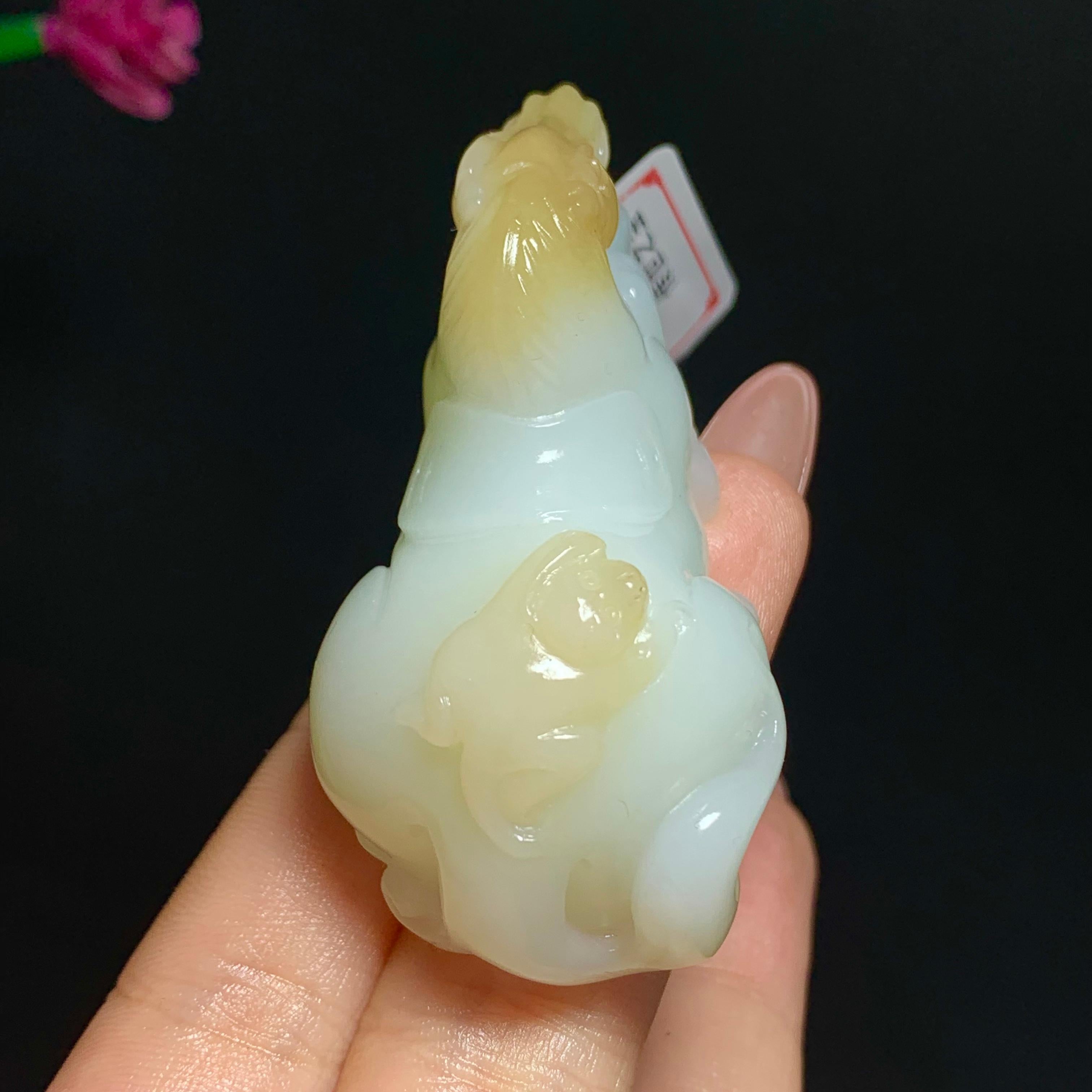 新疆且末糖白玉马上封侯手把件（55.2g）