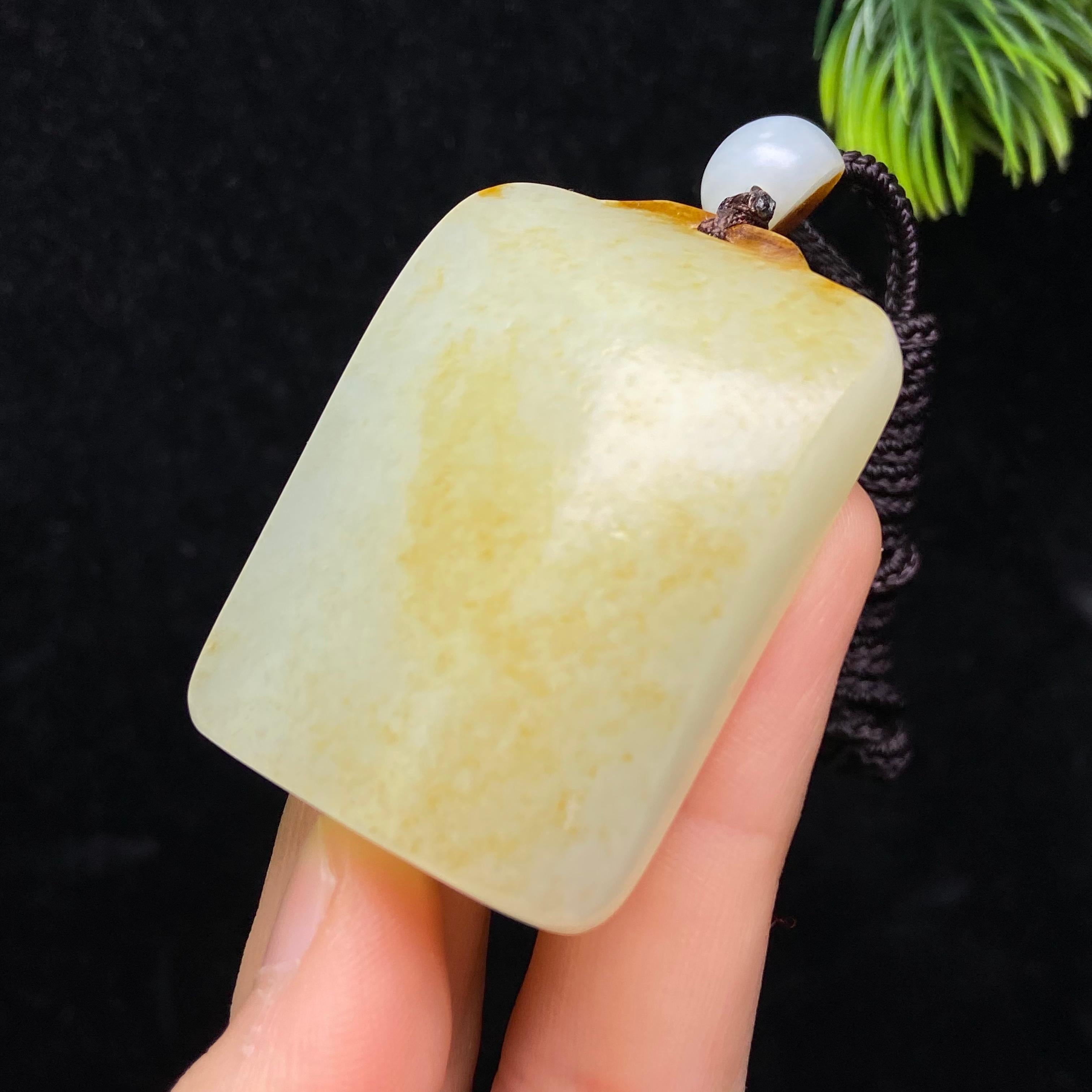 和田玉籽料无事牌（63.8g）