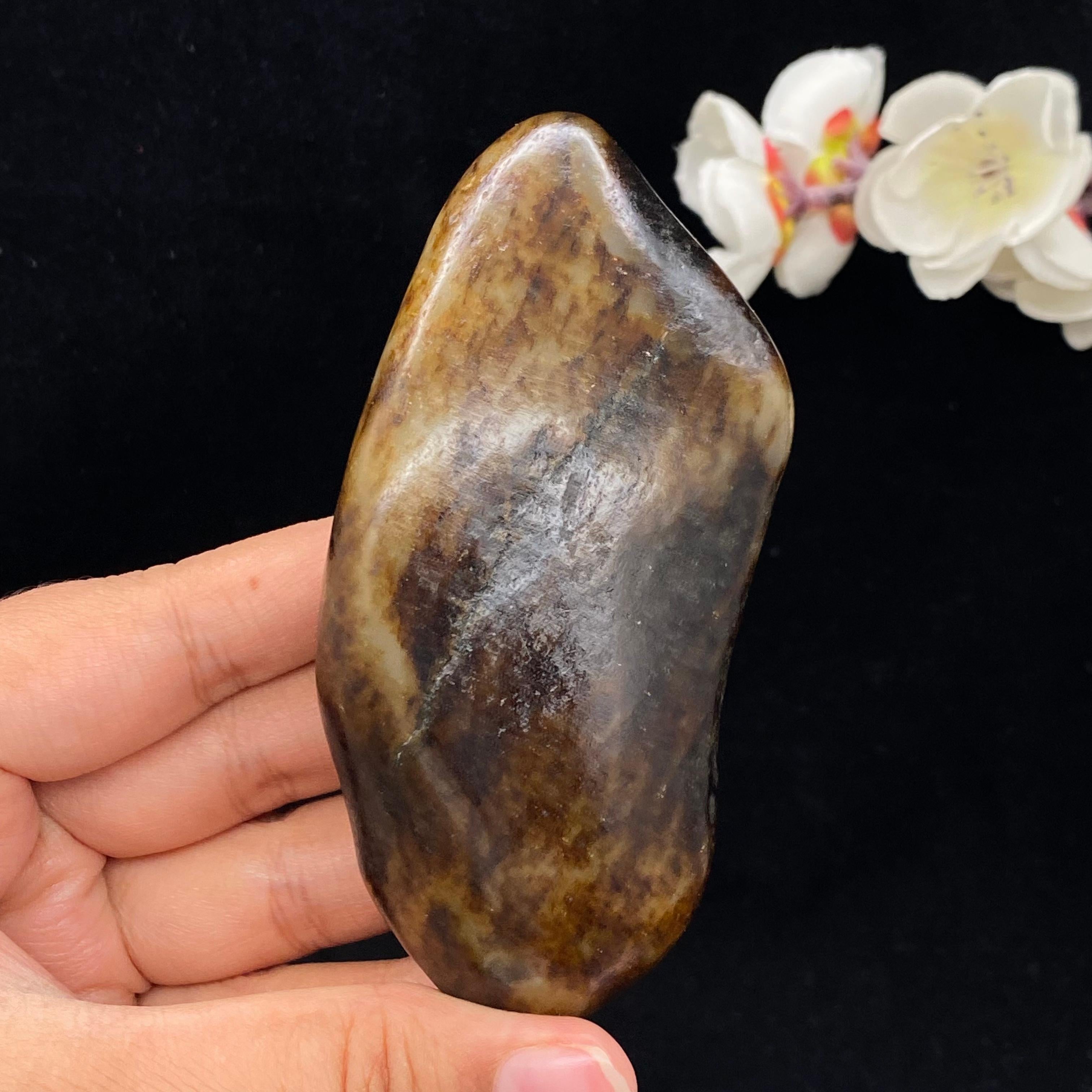 和田玉秋梨黄皮籽料手把件（192g）