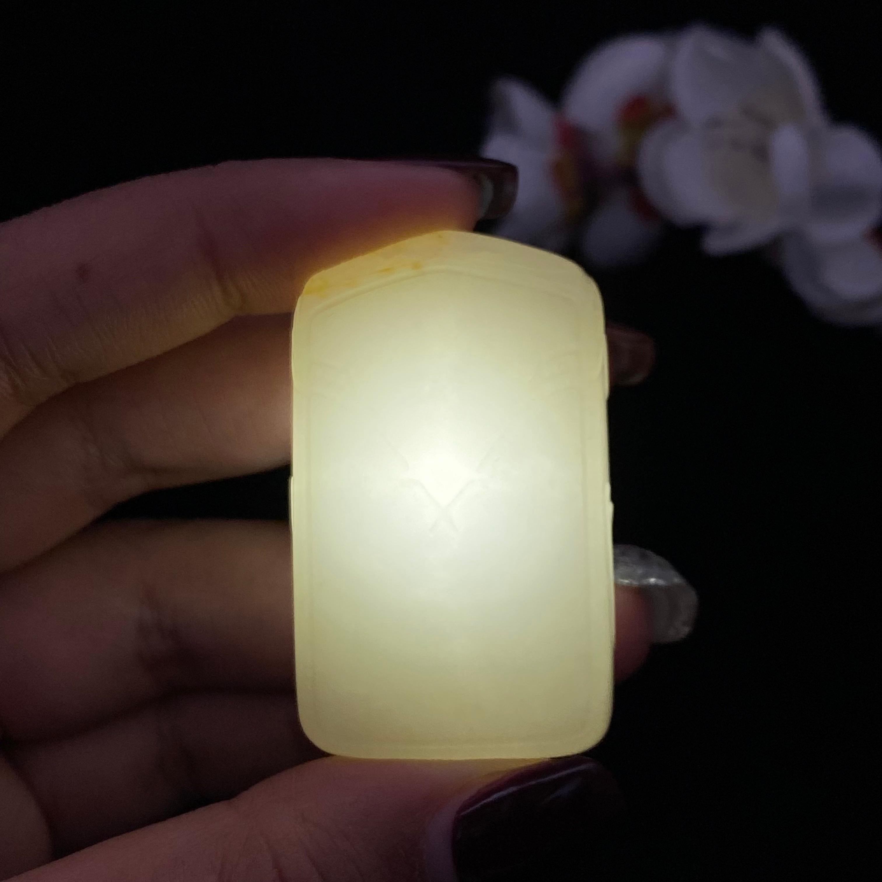 和田玉籽料【平安无事牌】（35.6g）