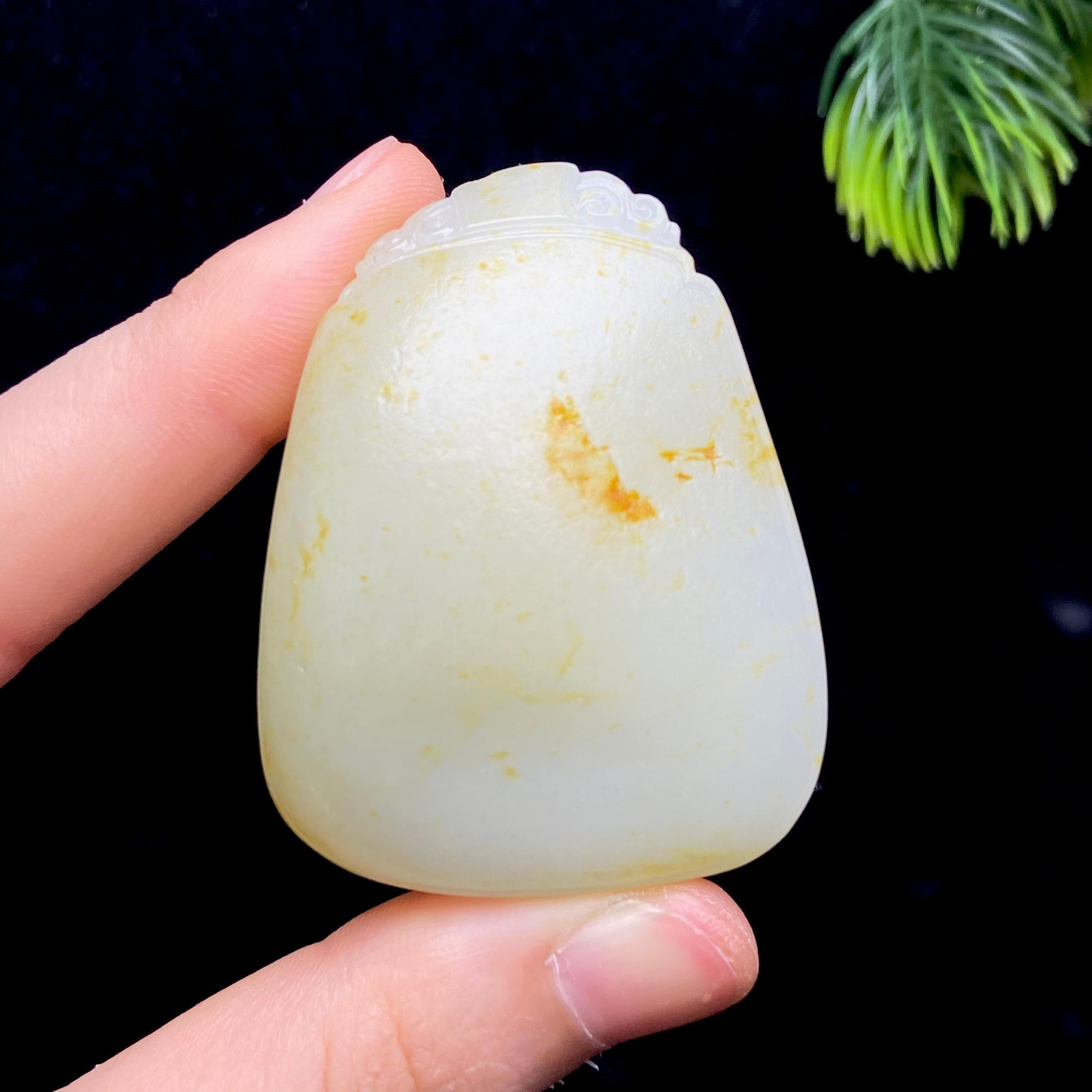 和田玉籽料无事牌（56.3g）